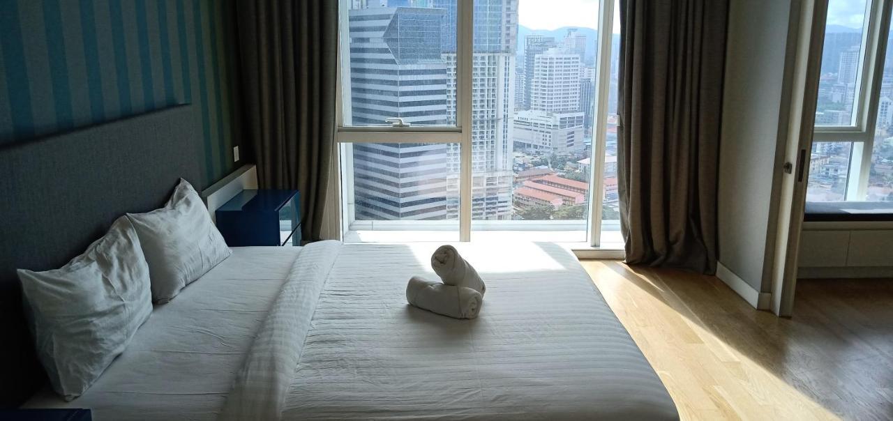 The Platinum Klcc Suites By Whitfield Kuala Lumpur Exterior photo